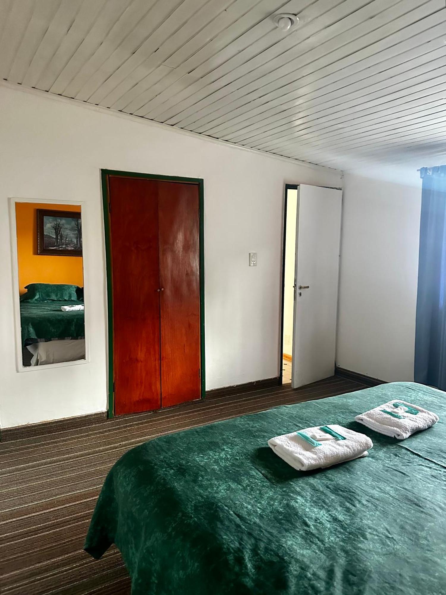 Hotel Amancay, Hostal Patagonico El Calafate Exterior foto